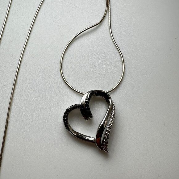 16" Solid Sterling Silver Heart with black/white diamonds necklace! - Picture 8 of 13
